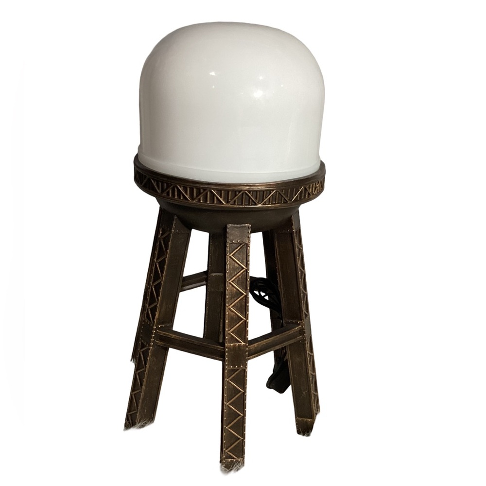 SOLD………Disney ERAS Lamp “The Walt Disney Studios” Water Tower - Picture 4 of 15